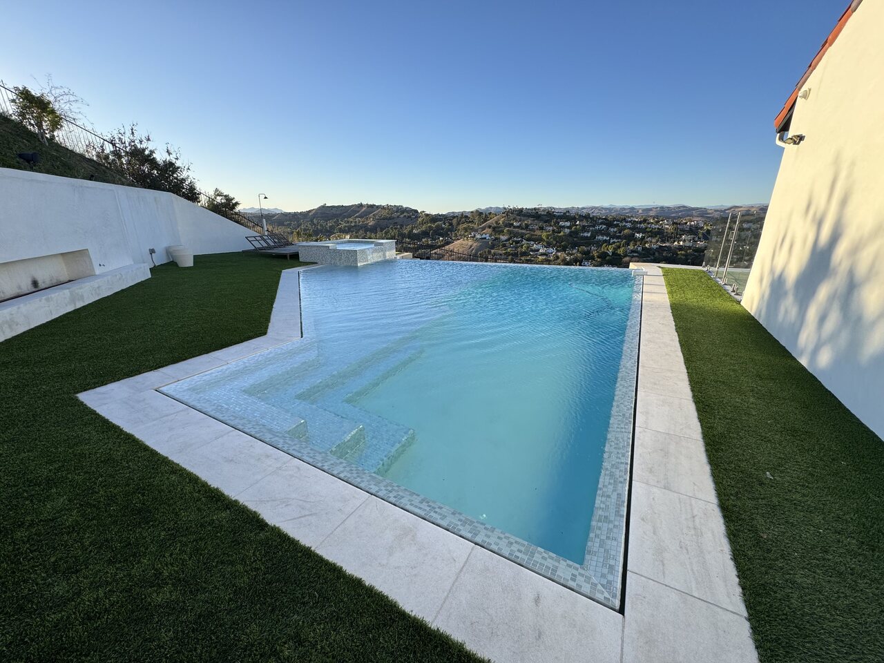 pool builders los angeles